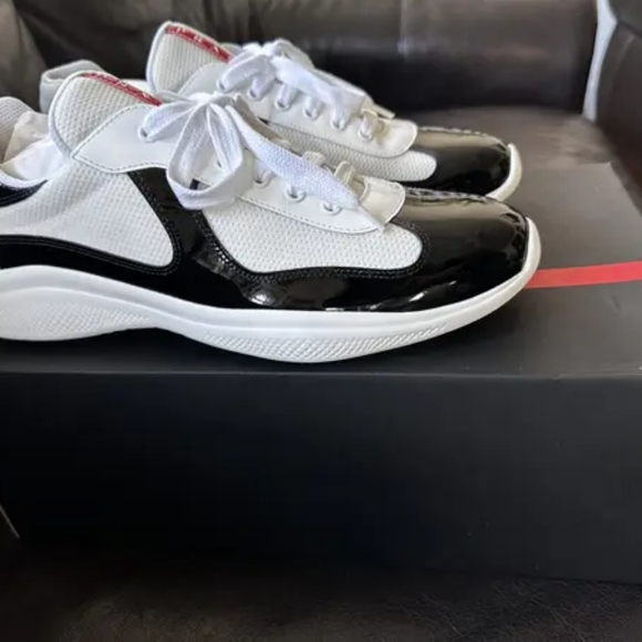 Prada Sneaker - Picture 3 of 7